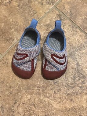 Nike Swoosh 1 toddler shoes Marroon and Light Blue